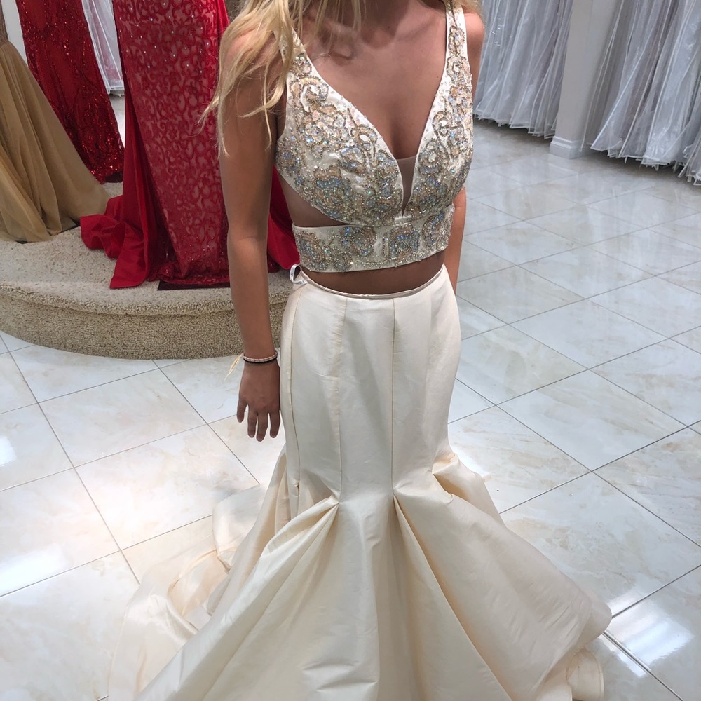 Prom Dress - Picture 3 of 7